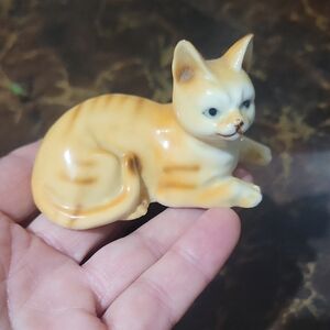 Porcelain cheshire Cat Figurine